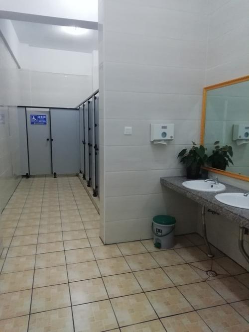 海南联耀物业服务公司港湾小学项目保洁部洗手间文化