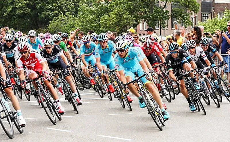 333体育官网在线登录颐驰 06“揭秘全球最著名的右边路足球明星：他们的传奇故事和职业生涯斩获”